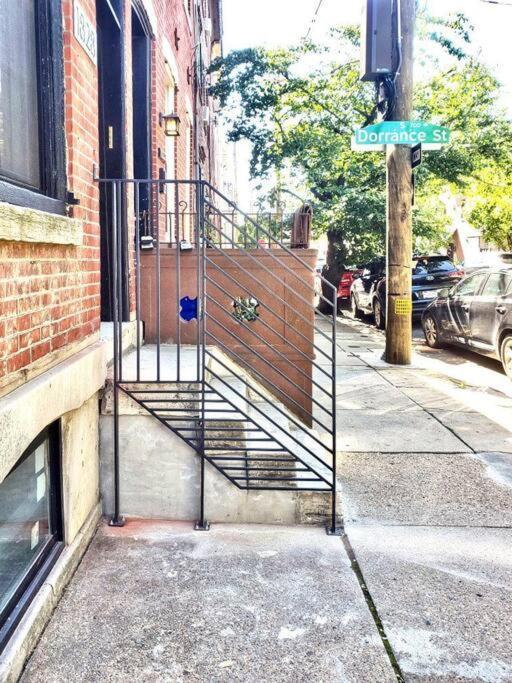 Large 2 Bdr With Deck Hosted By Stayrafa Philadelphia Eksteriør bilde