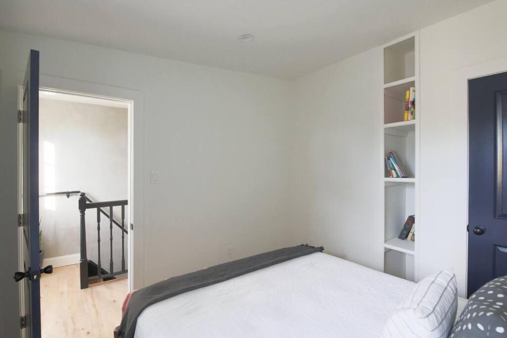 Large 2 Bdr With Deck Hosted By Stayrafa Philadelphia Eksteriør bilde